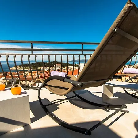 Skytub Lägenhet Makarska