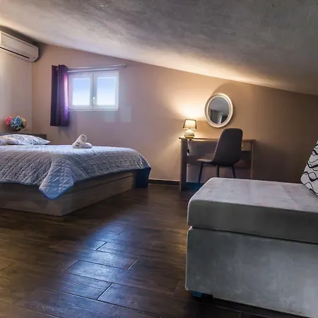 Skytub ماكارسكا